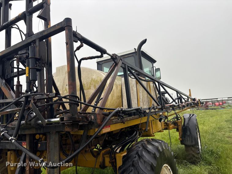 image for item FI0186 Ag-Chem RoGator 664 sprayer