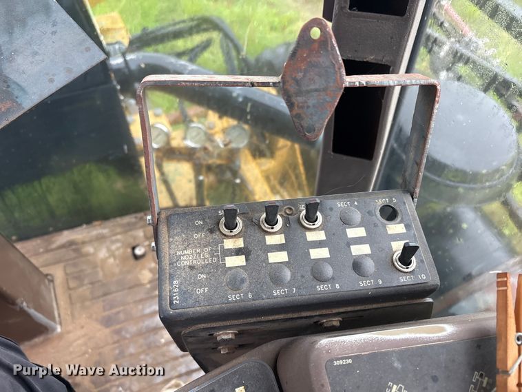 image for item FI0186 Ag-Chem RoGator 664 sprayer
