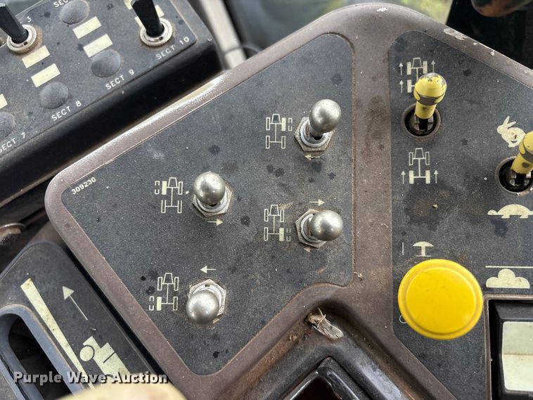 image for item FI0186 Ag-Chem RoGator 664 sprayer