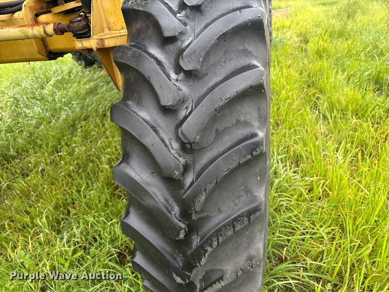 image for item FI0186 Ag-Chem RoGator 664 sprayer