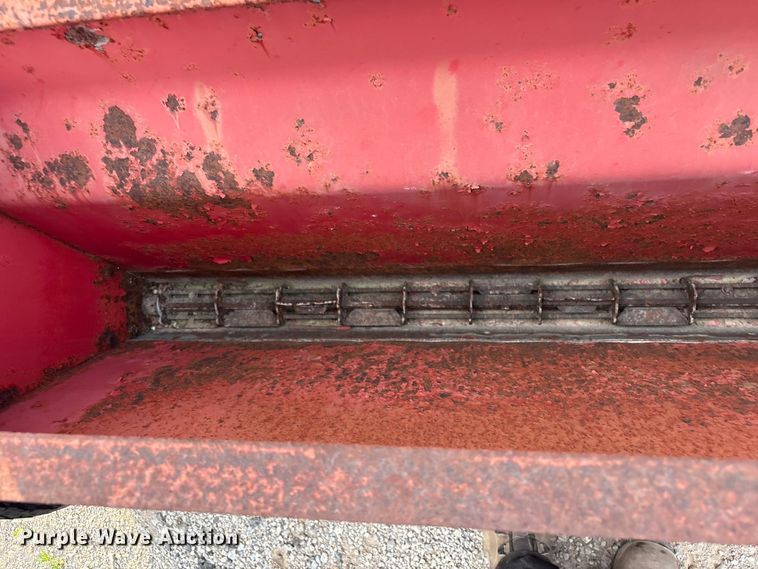 image for item FI0206 Gandy 1010T seeder