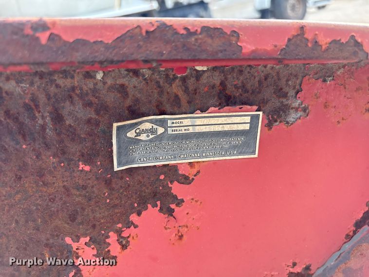 image for item FI0206 Gandy 1010T seeder