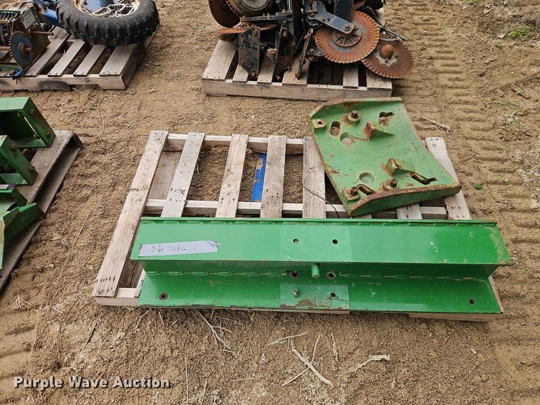 image for item FN5689 Planter parts