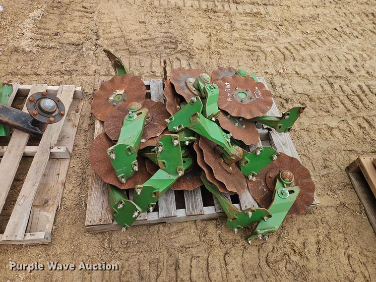 image for item FN5689 Planter parts
