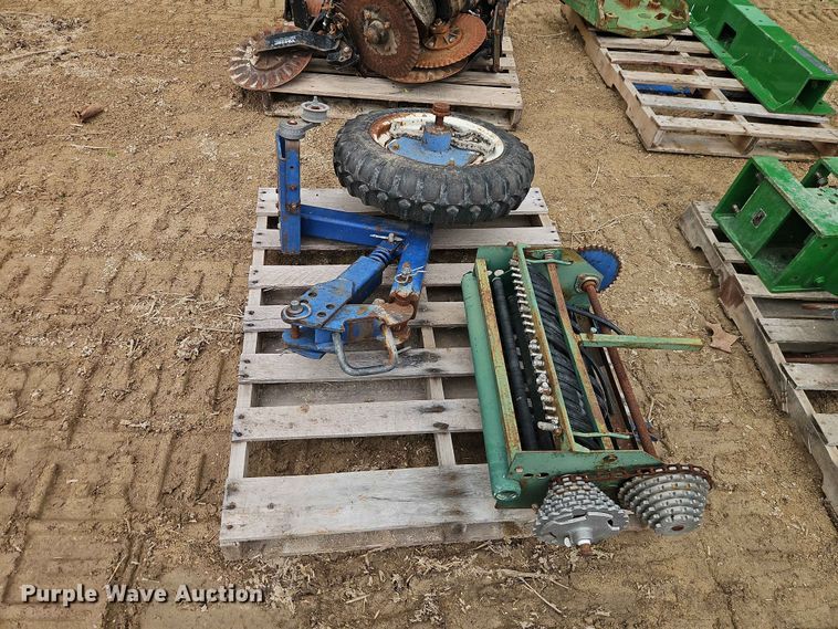 image for item FN5689 Planter parts