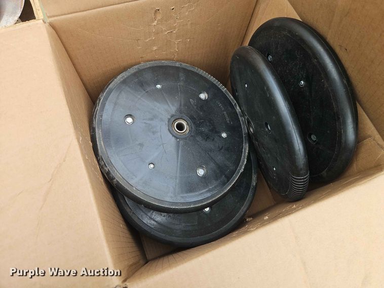 image for item FN5689 Planter parts