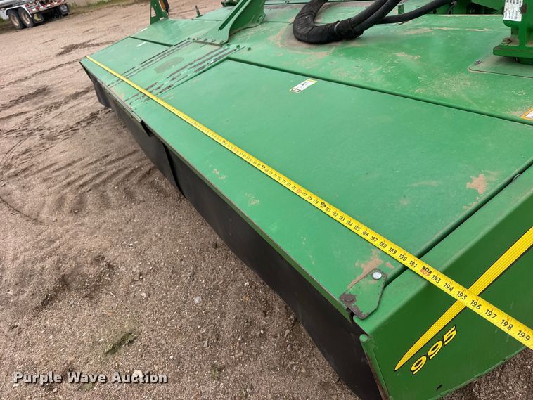 image for item NA9319 2013 John Deere R450 SP swather / windrower