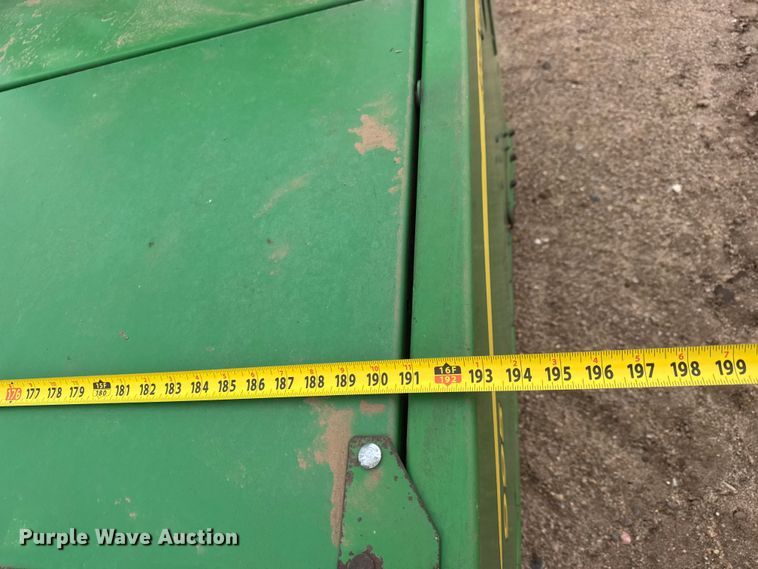 image for item NA9319 2013 John Deere R450 SP swather / windrower