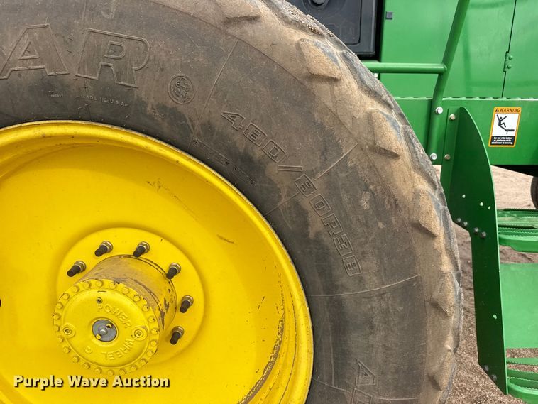image for item NA9319 2013 John Deere R450 SP swather / windrower