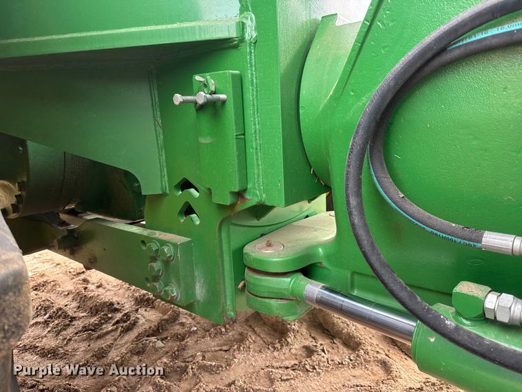 image for item NA9321 2013 John Deere 9410R 4WD tractor