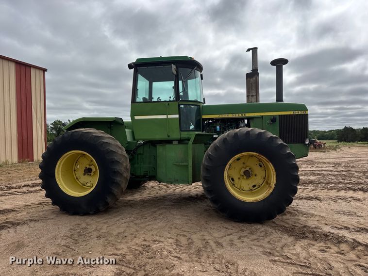 image for item NA9322 1976 John Deere 8430 4WD tractor
