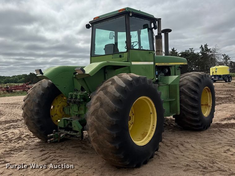 image for item NA9322 1976 John Deere 8430 4WD tractor