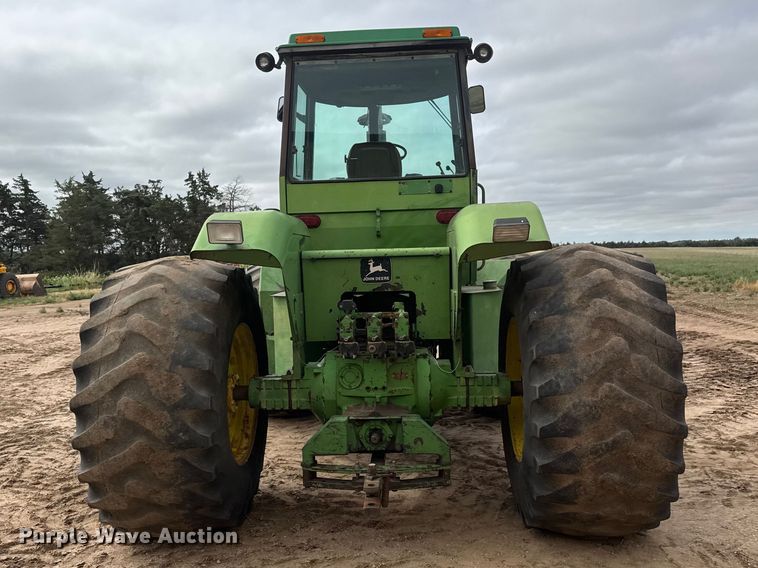 image for item NA9322 1976 John Deere 8430 4WD tractor
