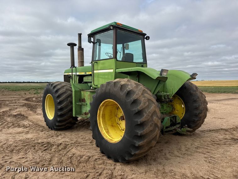image for item NA9322 1976 John Deere 8430 4WD tractor