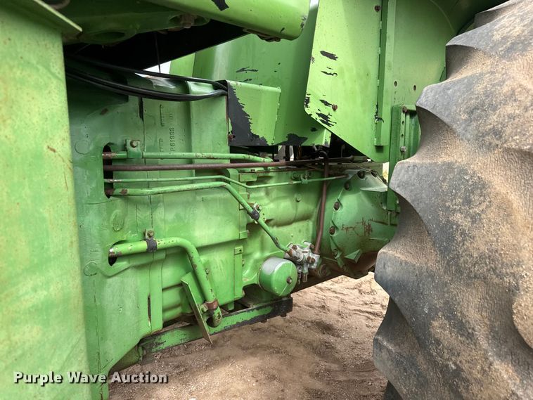 image for item NA9322 1976 John Deere 8430 4WD tractor