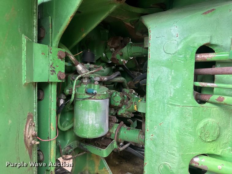 image for item NA9322 1976 John Deere 8430 4WD tractor