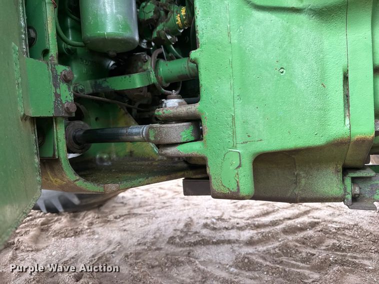 image for item NA9322 1976 John Deere 8430 4WD tractor