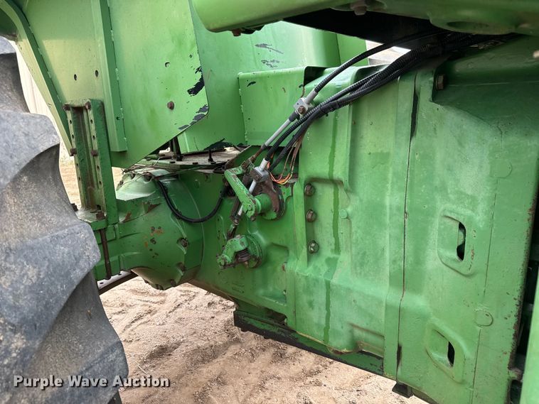 image for item NA9322 1976 John Deere 8430 4WD tractor