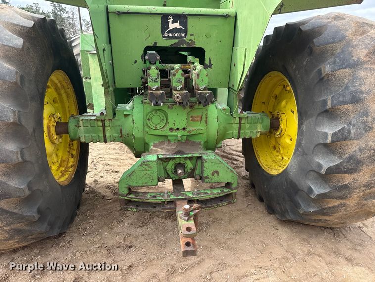 image for item NA9322 1976 John Deere 8430 4WD tractor