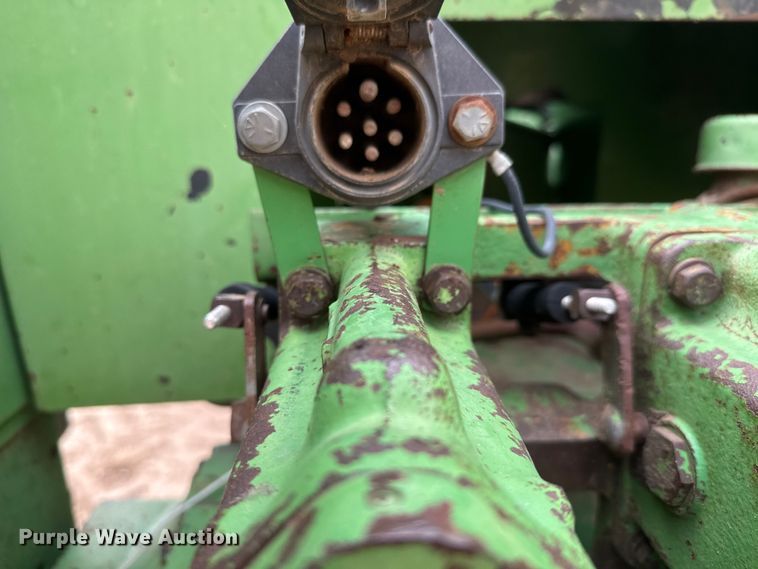 image for item NA9322 1976 John Deere 8430 4WD tractor