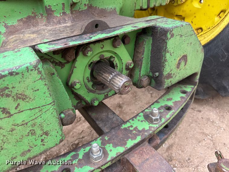 image for item NA9322 1976 John Deere 8430 4WD tractor