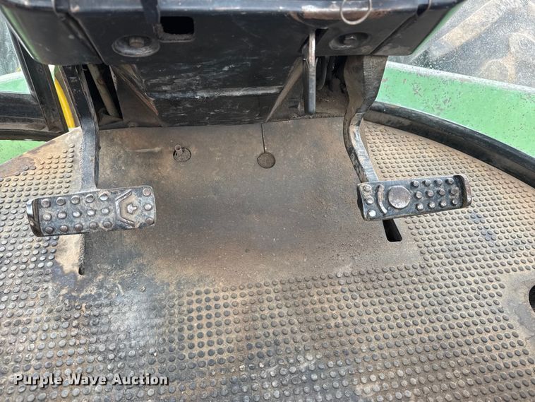 image for item NA9322 1976 John Deere 8430 4WD tractor