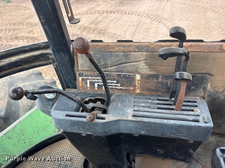 image for item NA9322 1976 John Deere 8430 4WD tractor