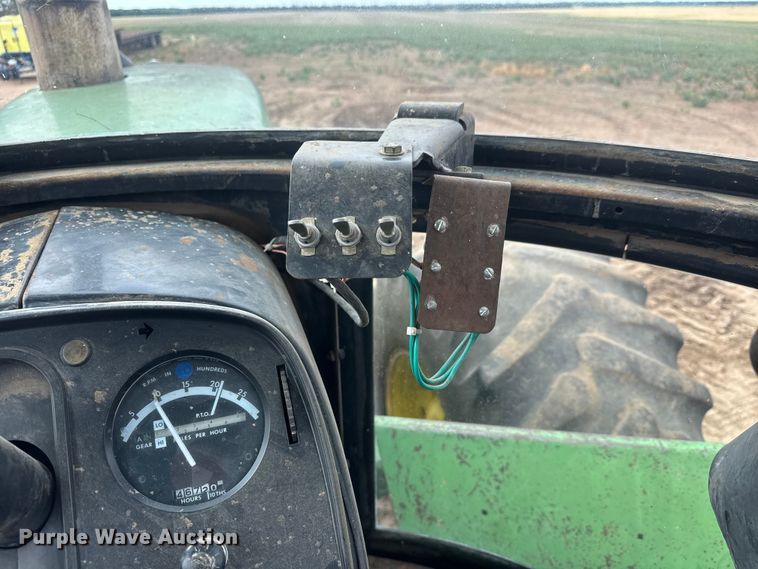 image for item NA9322 1976 John Deere 8430 4WD tractor