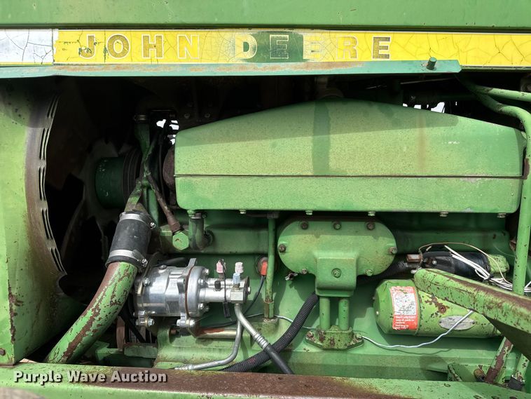 image for item NA9322 1976 John Deere 8430 4WD tractor