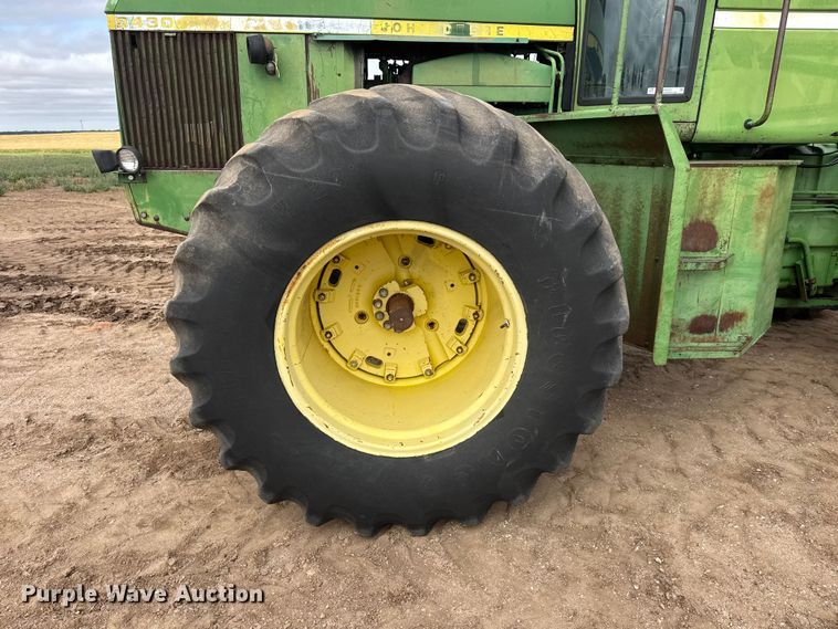 image for item NA9322 1976 John Deere 8430 4WD tractor