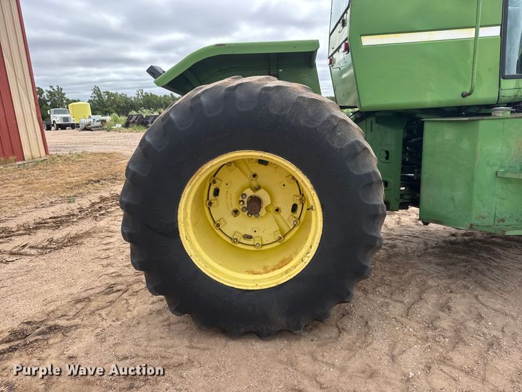 image for item NA9322 1976 John Deere 8430 4WD tractor