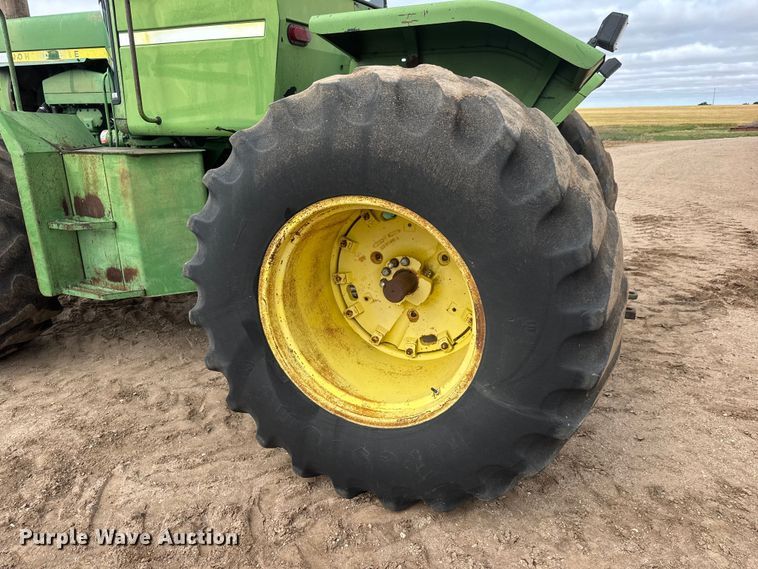 image for item NA9322 1976 John Deere 8430 4WD tractor