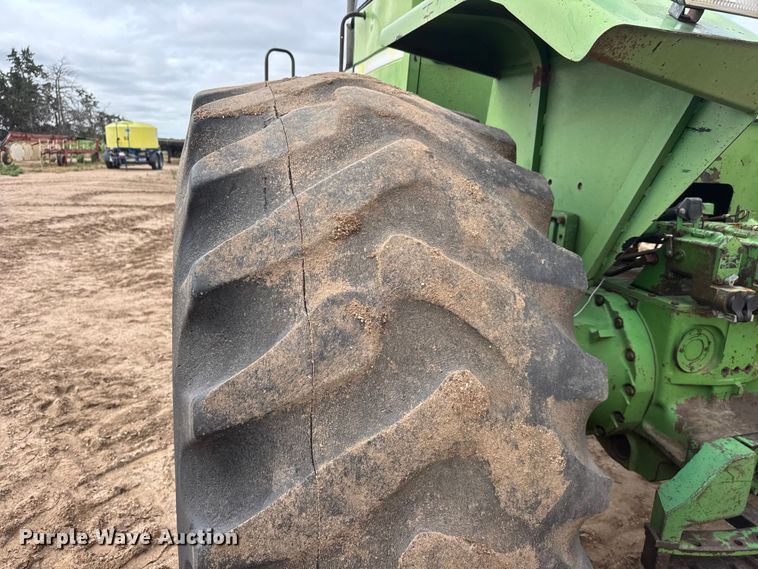 image for item NA9322 1976 John Deere 8430 4WD tractor