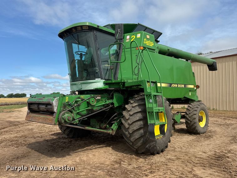 image for item NA9323 1992 John Deere 9600 combine