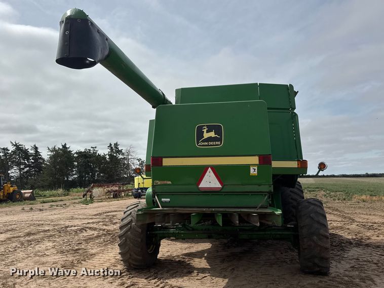 image for item NA9323 1992 John Deere 9600 combine