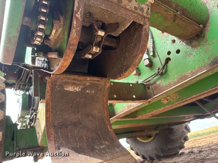 image for item NA9323 1992 John Deere 9600 combine
