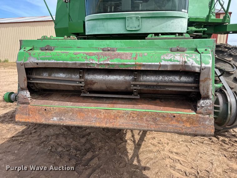 image for item NA9323 1992 John Deere 9600 combine