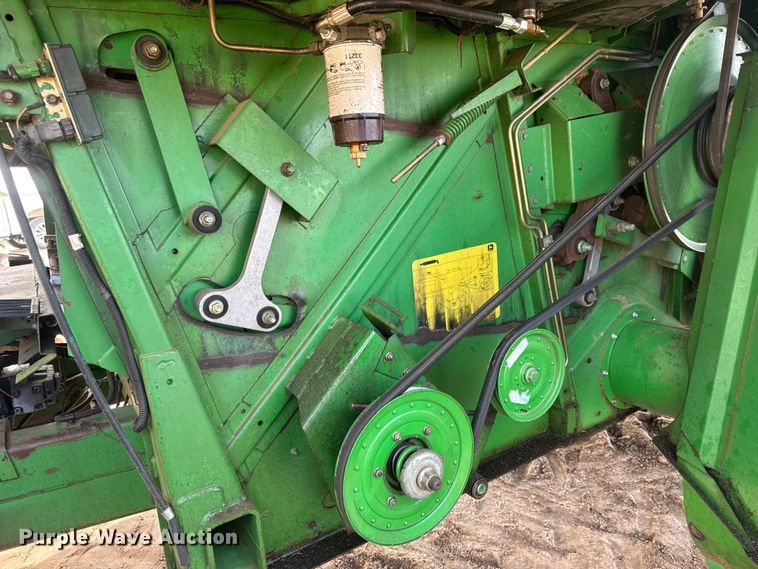 image for item NA9323 1992 John Deere 9600 combine