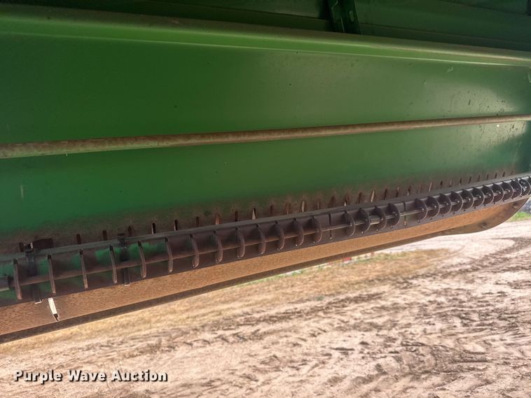 image for item NA9323 1992 John Deere 9600 combine
