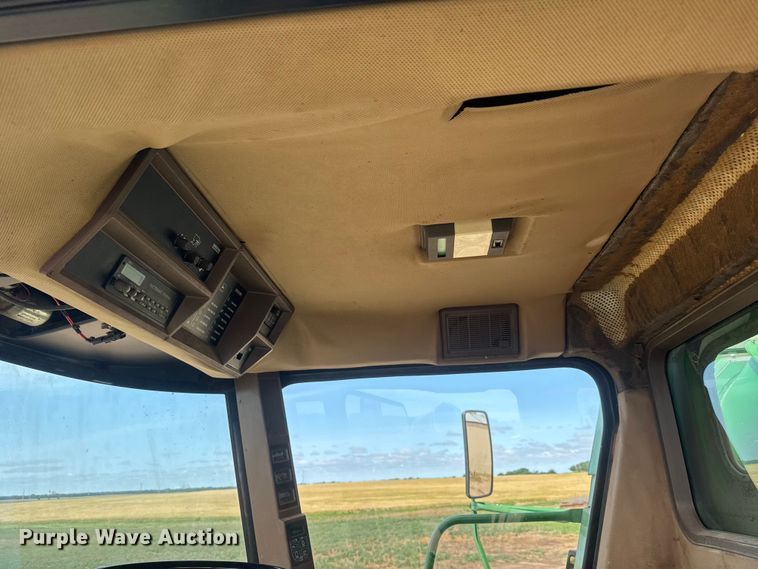 image for item NA9323 1992 John Deere 9600 combine
