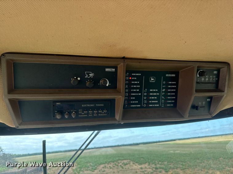 image for item NA9323 1992 John Deere 9600 combine