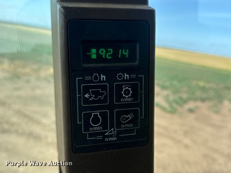 image for item NA9323 1992 John Deere 9600 combine