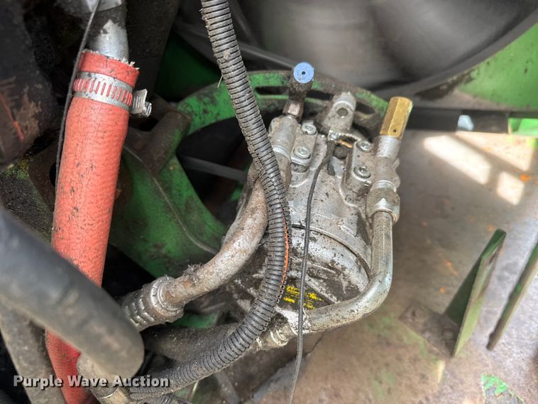 image for item NA9323 1992 John Deere 9600 combine