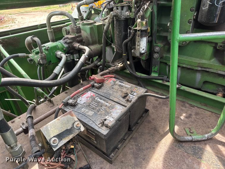 image for item NA9323 1992 John Deere 9600 combine