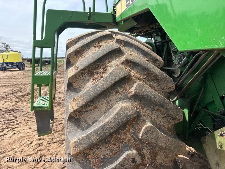 image for item NA9323 1992 John Deere 9600 combine