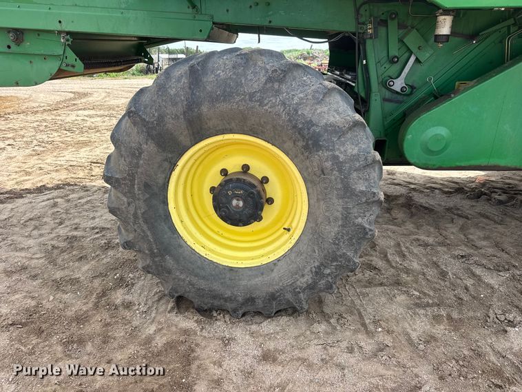 image for item NA9323 1992 John Deere 9600 combine