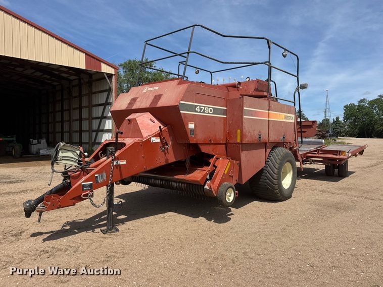 image for item NA9325 2006 Hesston 4790 large square baler