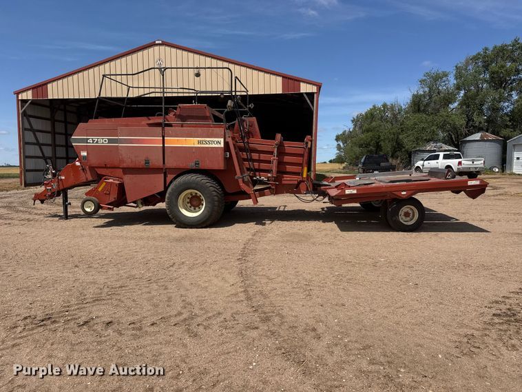 image for item NA9325 2006 Hesston 4790 large square baler