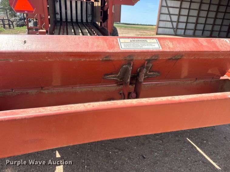 image for item NA9325 2006 Hesston 4790 large square baler