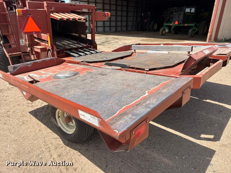 image for item NA9325 2006 Hesston 4790 large square baler